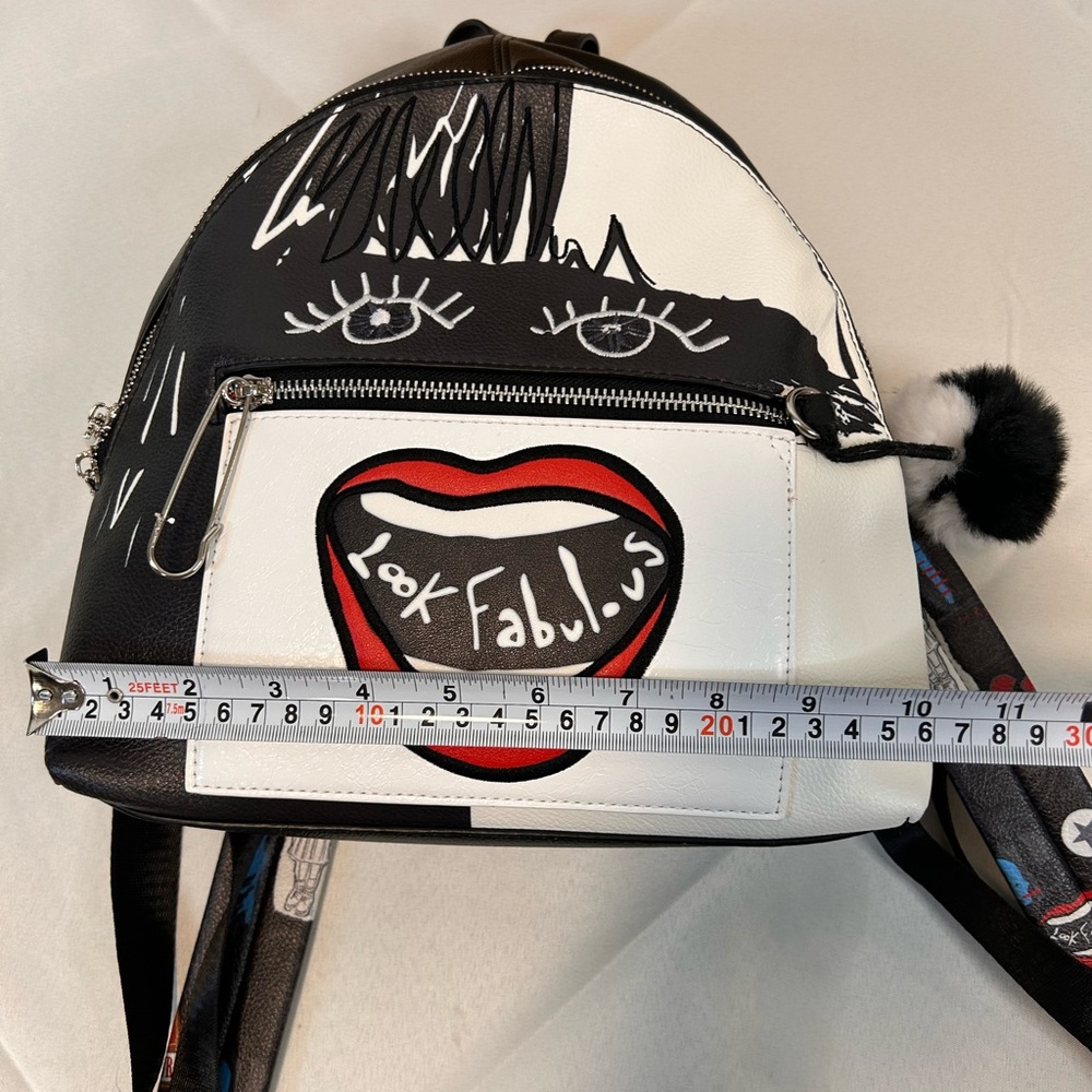 Danielle Nicole Disney‎ Cruella “Look Fabulous!” Fashion Mini Backpack - Picture 6 of 13